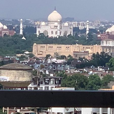 Appartement Luxury Penthouse With Taj Mahal View à Agra  Extérieur photo
