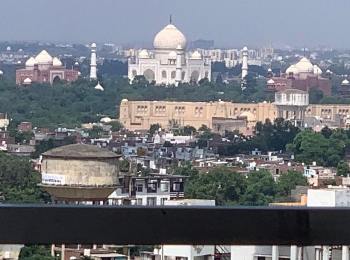 Appartement Luxury Penthouse With Taj Mahal View à Agra  Extérieur photo