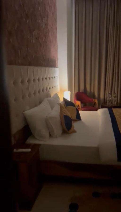 Appartement Luxury Penthouse With Taj Mahal View à Agra  Extérieur photo
